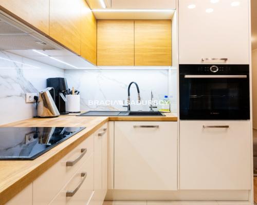 Komfortowe 3-pokojowe mieszkanie z 2 łazienkami!