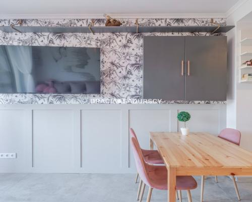 Bezczynszowe 2 pokojowe mieszkanie z ogródkiem