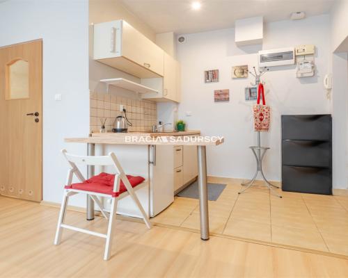 Kawalerka z piwnicą, wysoki parter – Wieliczka!