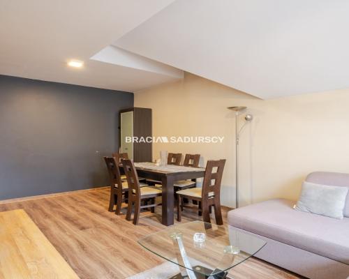 Wieliczka – dwupoziomowe mieszkanie 74 m²