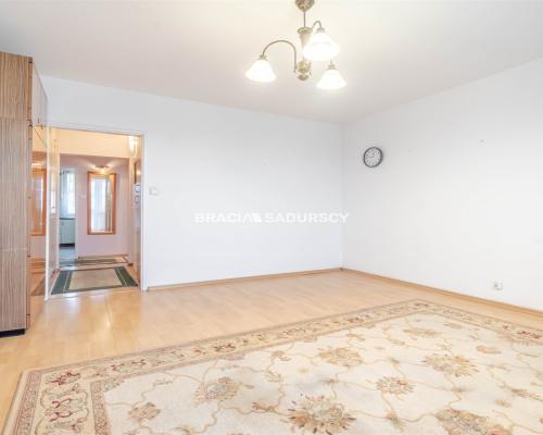 3 pokoje, + osobna kuchnia, Mistrzejowice