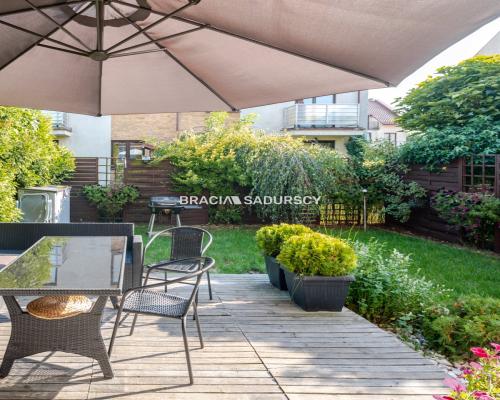 3 pokoje z dużym ogródkiem i 2 miejscami postojowy