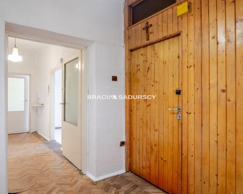 POŁOWA DOMU Z WŁASNYM OGRÓDKIEM