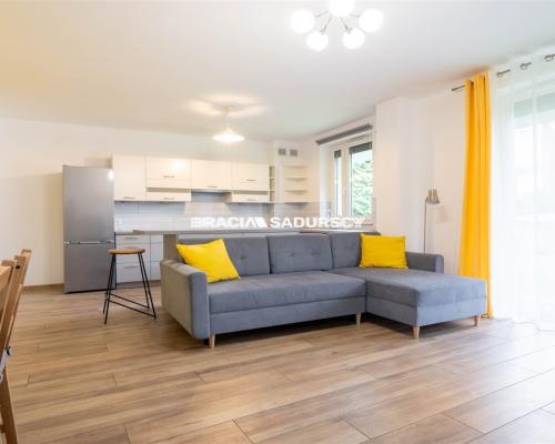 Komfortowe 2 pokoje z ogródkiem,garaż. Olsza.