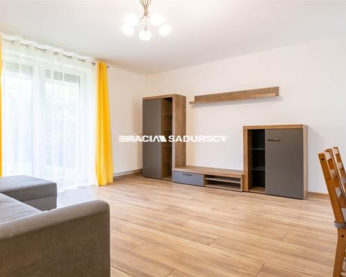 Komfortowe 2 pokoje z ogródkiem,garaż. Olsza.