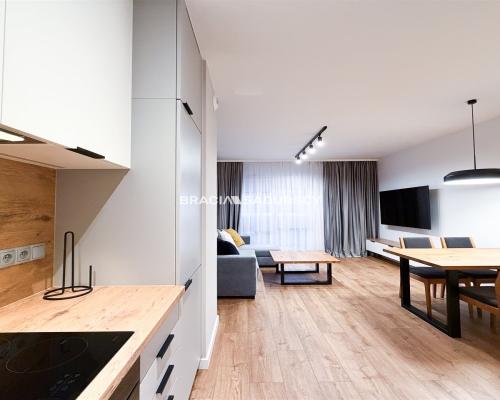 Apartament z klimatyzacją i 2 balkonami - od zaraz