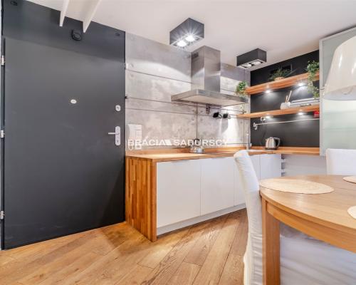 3 pokoje, duży taras, garaż, wysoki standard