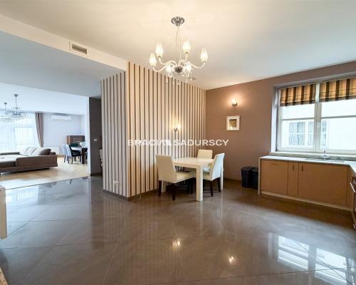 Przestronne 106m przy Rynku, ochrona 24/7, parking