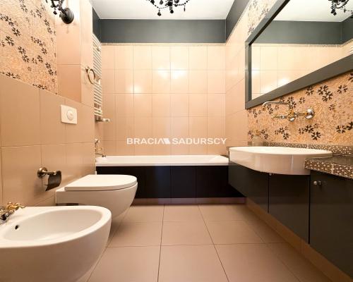 Przestronne 106m przy Rynku, ochrona 24/7, parking