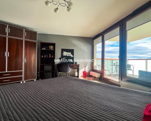 3 pok. oddzielne sypialnie, 2 balkony + duży salon