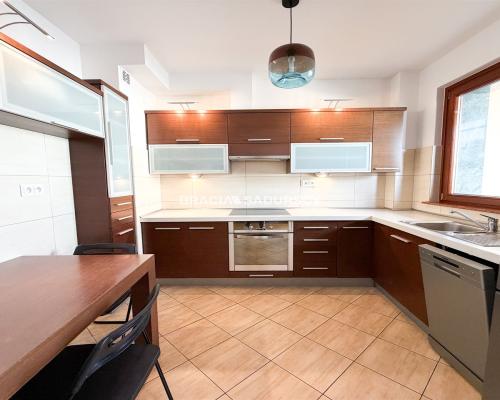 2 pok, duży balkon, osoba kuchnia, parking, tv ENG