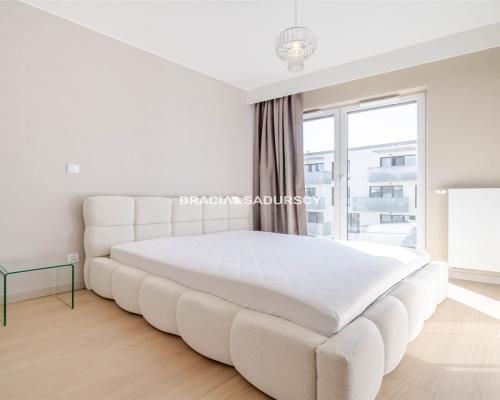 Cieszyńska, miejsce parkingowe, Wysoki Standard