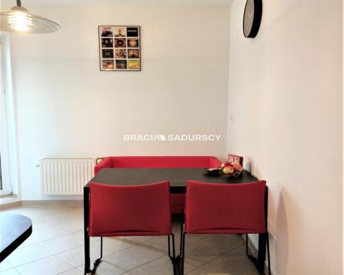 Wygodne mieszkanie z szybkim dojazdem do centrum!