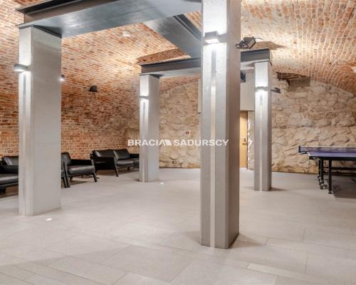 Wygodny elegancki apartament w centrum.