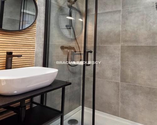 Nowoczesne mieszkanie z tarasem i garażem