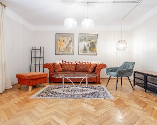 Kameralne mieszkanie blisko centrum.