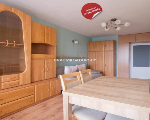 2 SYPIALNIE NOWA HUTA WANDA 44 M2 OSOBNA KUCHNIA