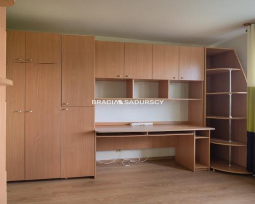 2 SYPIALNIE NOWA HUTA WANDA 44 M2 OSOBNA KUCHNIA