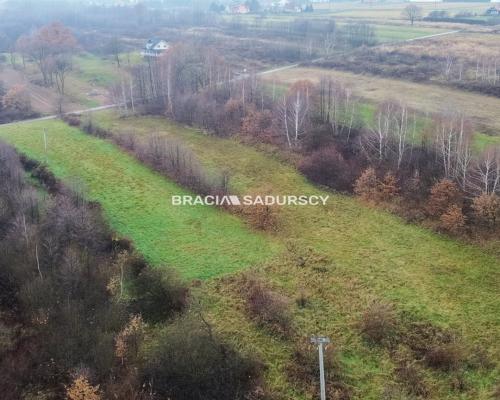 PODSTOLICE - GMINA WIELICZKA   
 
Oferujemy do sprzedaży przepięknie położoną , na terenie pełnym zieleni działkę o powierzchni