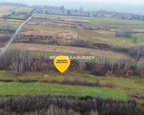 PODSTOLICE - GMINA WIELICZKA   
 
Oferujemy do sprzedaży przepięknie położoną , na terenie pełnym zieleni działkę o powierzchni
