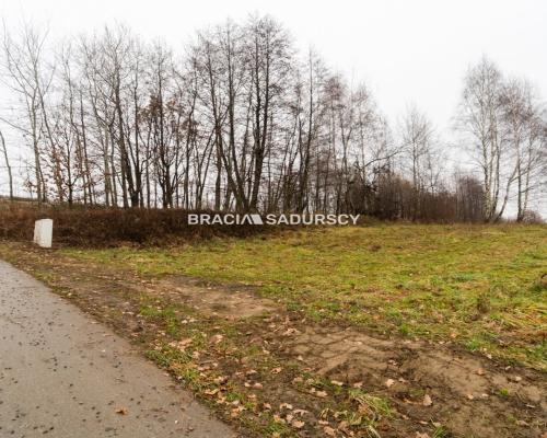 PODSTOLICE - GMINA WIELICZKA   
 
Oferujemy do sprzedaży przepięknie położoną , na terenie pełnym zieleni działkę o powierzchni