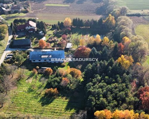 Wolnostojący dom ok. 600 m2