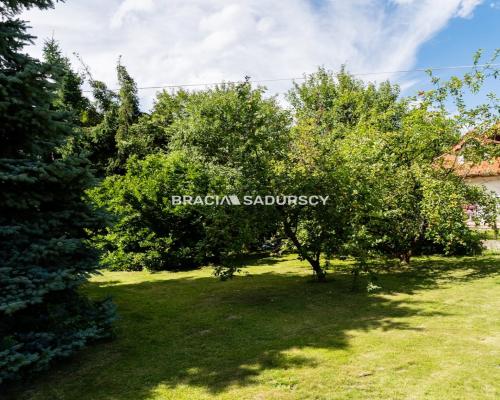 Atrakcyjna działka 9 arowa na Woli Justowskiej