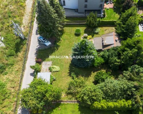 Atrakcyjna działka 9 arowa na Woli Justowskiej