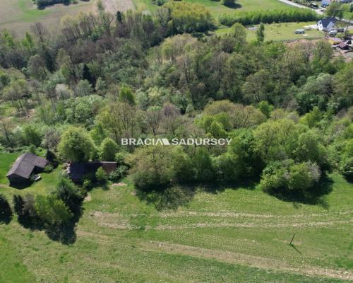 Działka rolna z drewnianym domem Nowa Wieś