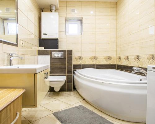 Dwupokojowe mieszkanie z ogródkiem blisko parku