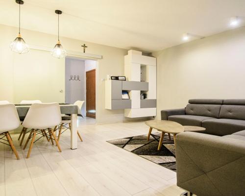 Piękne mieszkanie na sprzedaż-3 pokoje-2 balkony!