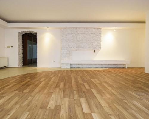 98M2/ 3 POKOJE/ I PIĘTRO/ CENTRUM