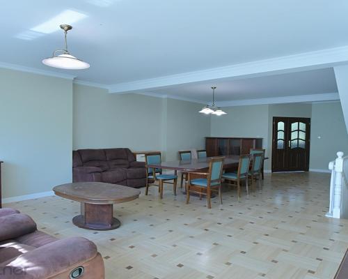 Przestronny dom w mieście dla Twojej rodziny!