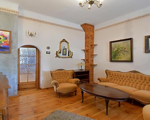 Klasyczna przedwojenna willa miejska ze schronem