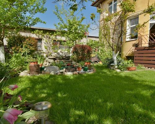 Klasyczna przedwojenna willa miejska ze schronem