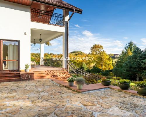 PIĘKNY DOM W DOBREJ CENIE NA ATRAKCYJNEJ DZIAŁCE