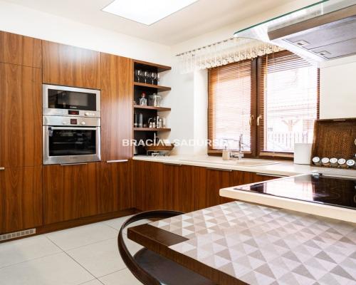 Piękny, klimatyczny dom  w doskonałej lokalizacji