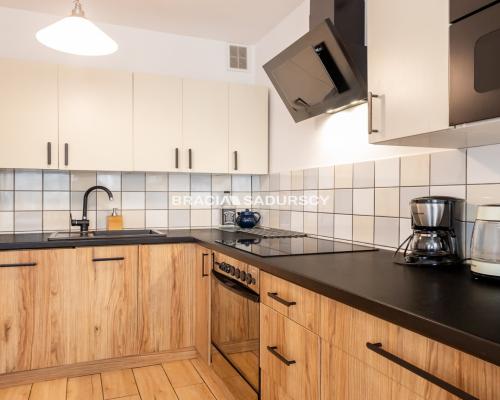 UROKLIWY DOM W BARDZO DOBREJ LOKALIZACJI