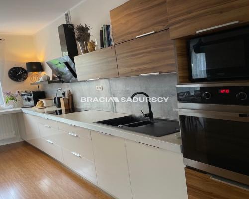 wyjątkowy dom w zabudowie bliźniaczej.