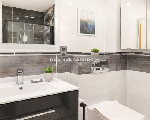 Dom z potencjałem na dużej działce z własnym lasem