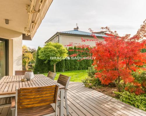 Dom za wzgórzu, widok na Kraków, 4 sypialnie