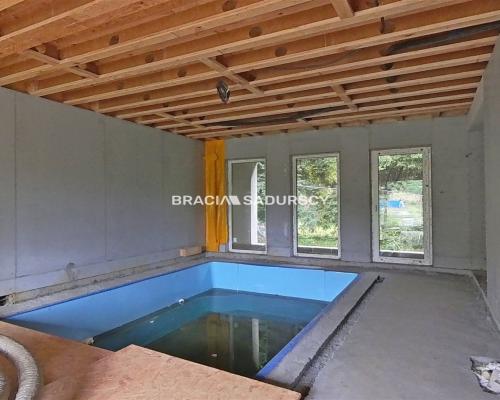 Dom jednorodzinny z basenem