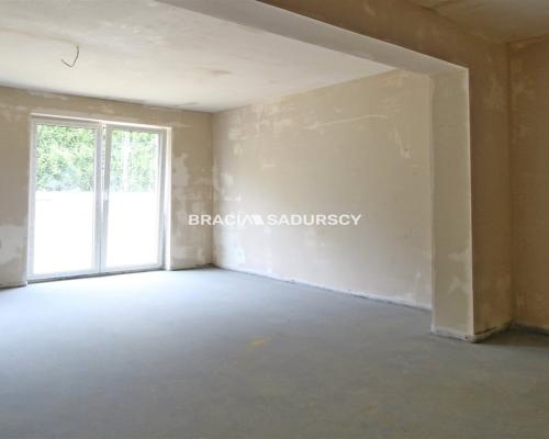 Konary, gm. Mogilany. Nowo wybudowany dom