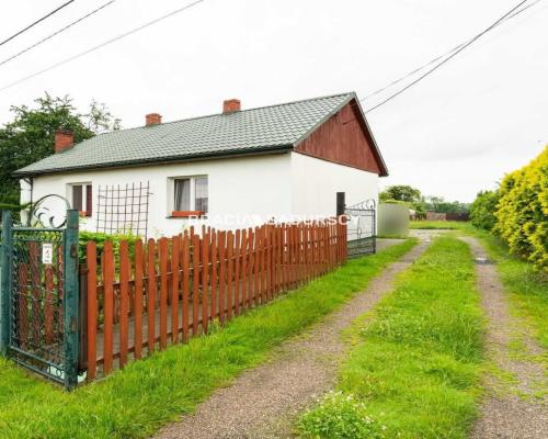 Duża działka z domem do remontu