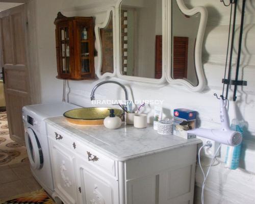 Chronów, gm. Bochnia. Klimatyczny dom z bali