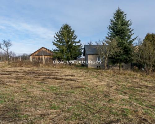 działka z domem w Naramie