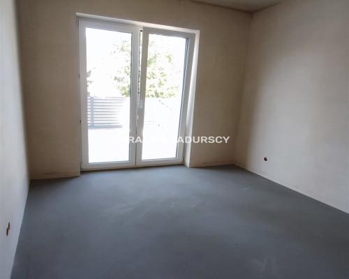 Mam przyjemność zaoferować Państwu mieszkanie w domu typu bliźniak w pięknej, cichej okolicy w miejscowości Borek Szlachecki po