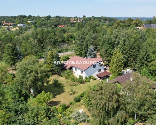 Dom jednorodzinny na widokowej działce w Rząsce k. Krakowa   

 Oferuję do sprzedaży dom jednorodzinny o pow. całkowitej ok. 15