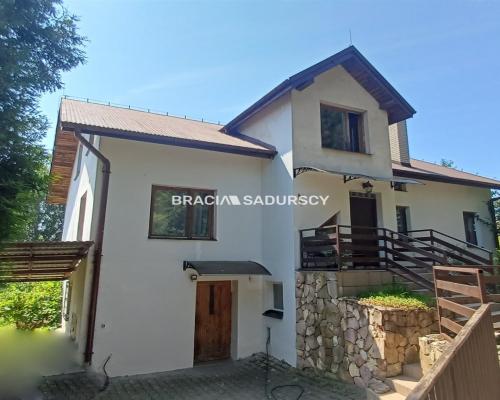 Dom jednorodzinny na widokowej działce w Rząsce k. Krakowa   

 Oferuję do sprzedaży dom jednorodzinny o pow. całkowitej ok. 15