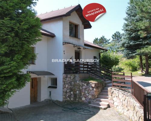 Dom jednorodzinny na widokowej działce w Rząsce k. Krakowa   

 Oferuję do sprzedaży dom jednorodzinny o pow. całkowitej ok. 15